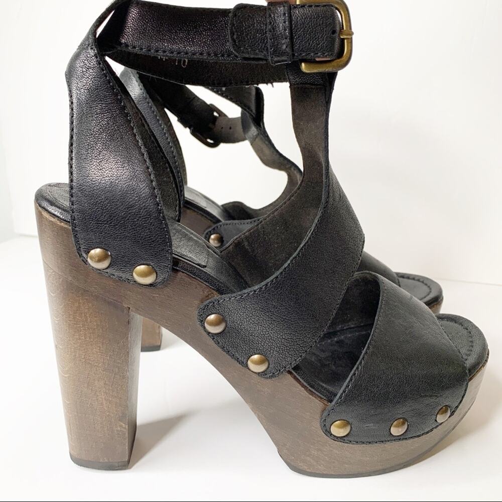 Stuart Weitzman Boho Studded Gladiator Sandals Black Leather Women’s Size 10